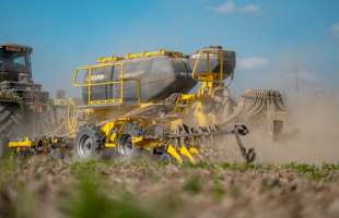 Агрохолдинг ІМК засіяв 64 тис. га кукурудзи