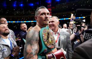 Олександр Усик втратив статус абсолютного чемпіона світу