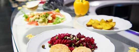 В Україні з 2026 року безплатні обіди запровадять для всіх школярів