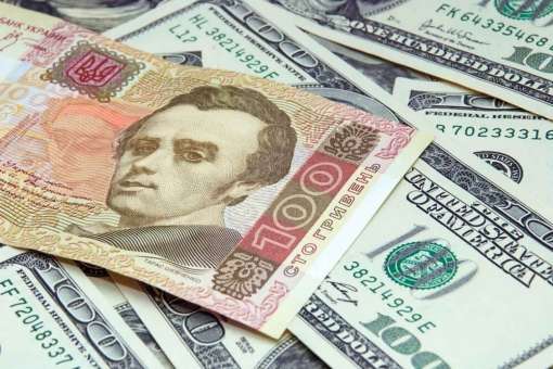 Населення України у серпні купило валюти на $450 млн більше, ніж продало