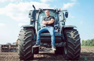 Частка молодих трактористів до 25 років зросла з 6% до 10% за три роки