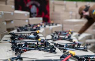 Київ розглядає податок на експорт зброї для фінансування армії